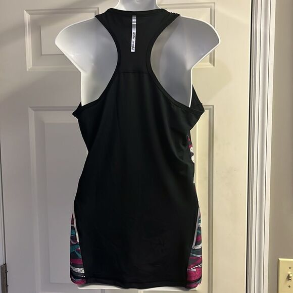 Under Armour Women’s ColdBlack Semi-Fitted HeatGear UPF 30 Tank Top- Medium - Picture 7 of 16